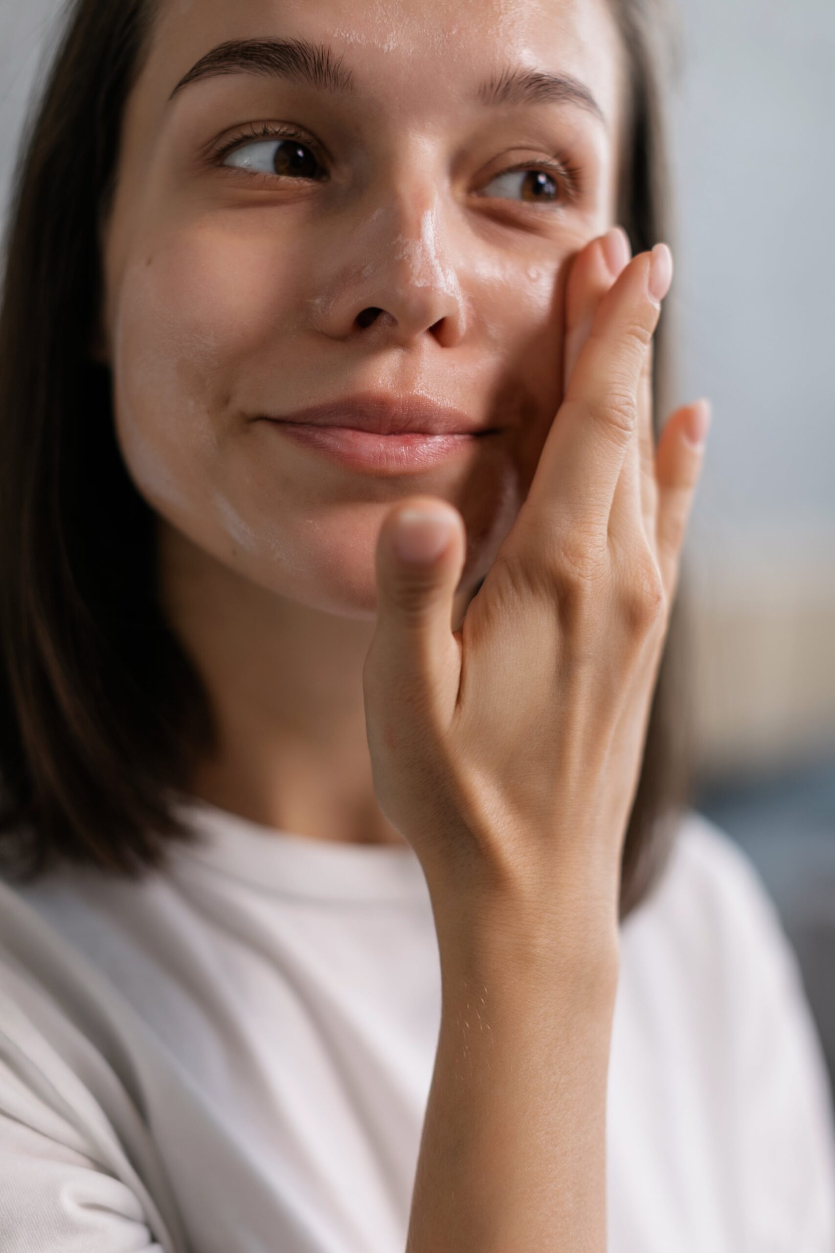 Introduction to Skincare: The Basics of a Healthy Skincare Routine